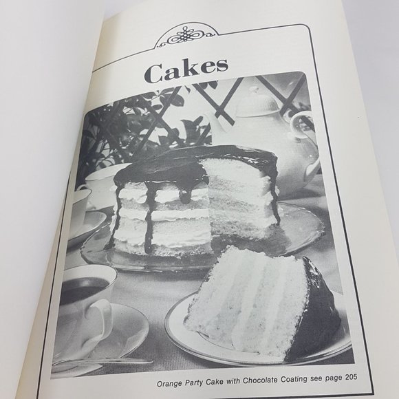 Vintage 1978 Mary Moore Cookbook First Edition Hardcover Retro Collectible - Picture 9 of 16